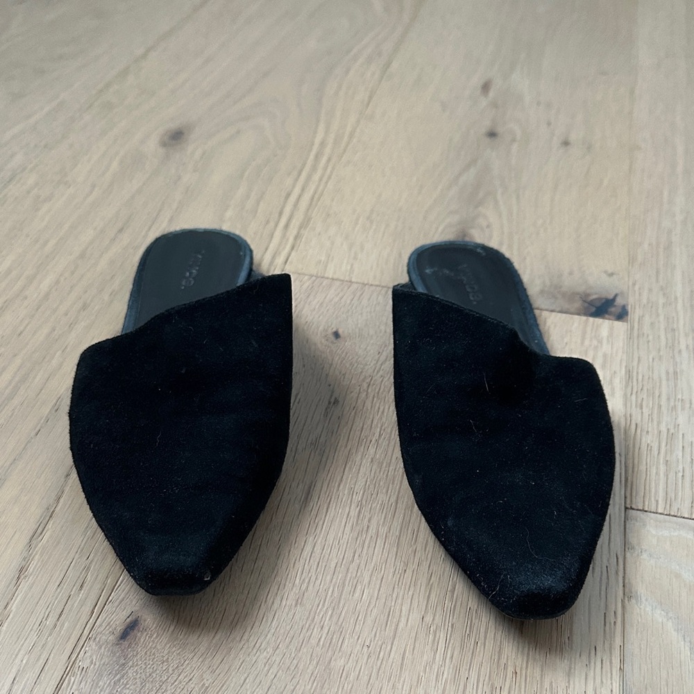 🦋1/2 OFF!🦋Vince black suede mule flats🦋1/2 OFF 24 HOURS ONLY🦋